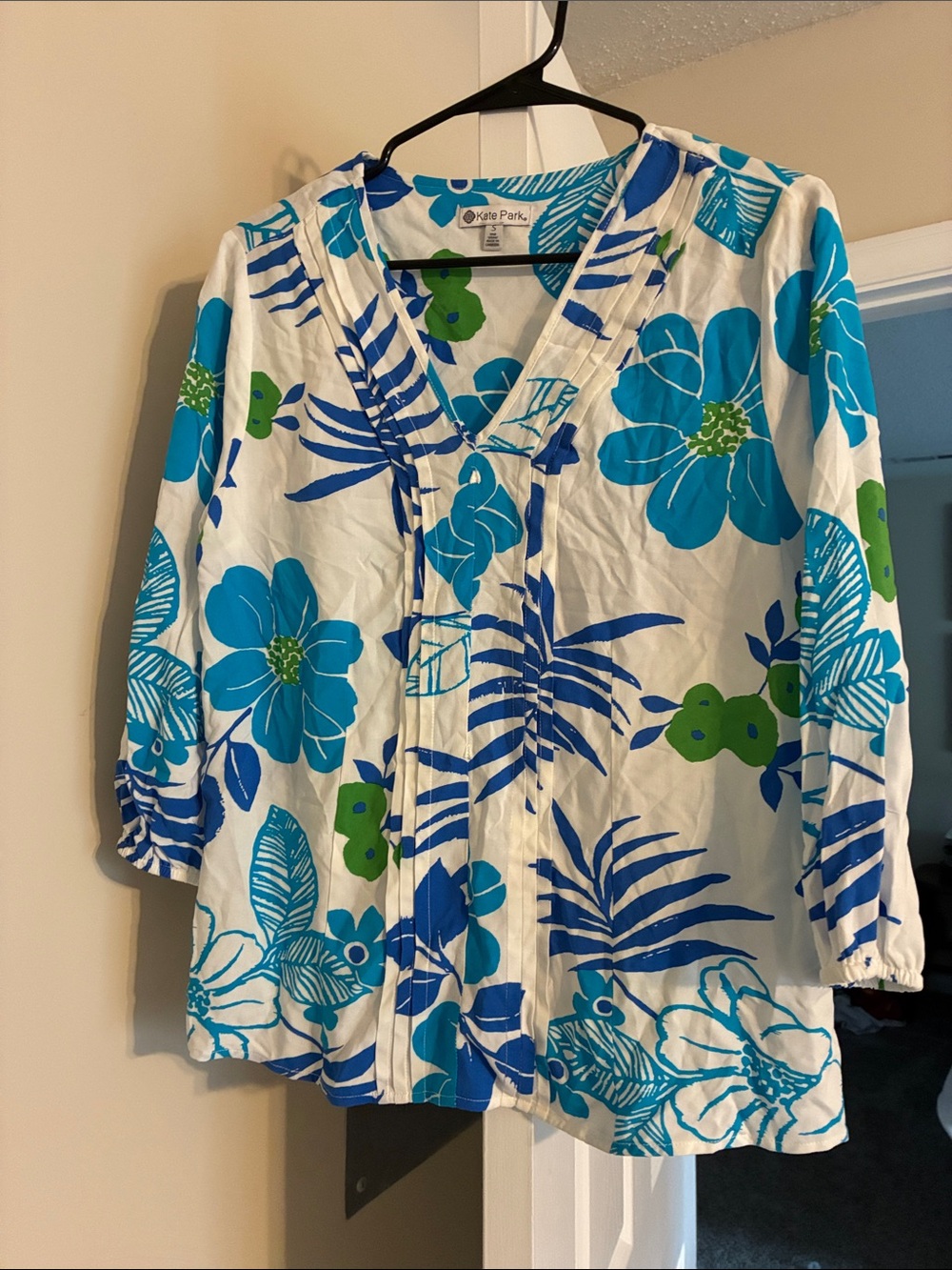 Kate Park Blue & Green Floral V-Neck Blouse